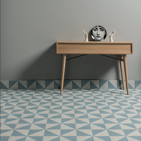 FUTURA HALF BLUE 15x15