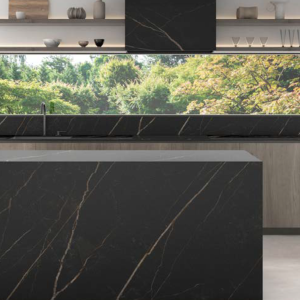 Vulcano Nero Soft Mate 324x162 cm 12 mm